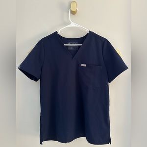 Figs Catarina One Pocket Scrub Top - Navy - Size Large